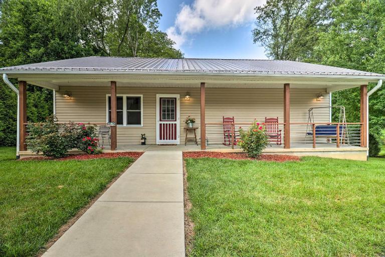 Updated Cottage at Lake Junaluska Golf Course! - B&B Waynesville