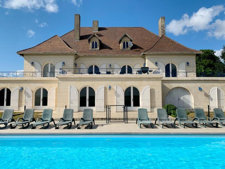 Magnifique villa de charme avec piscine - B&B Casteljaloux