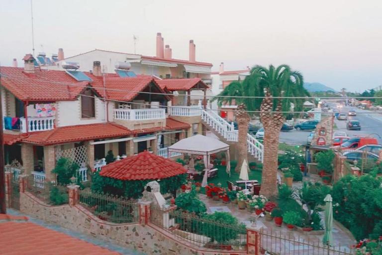 Palm Garden Villa - Ferienwohnung Orfánio