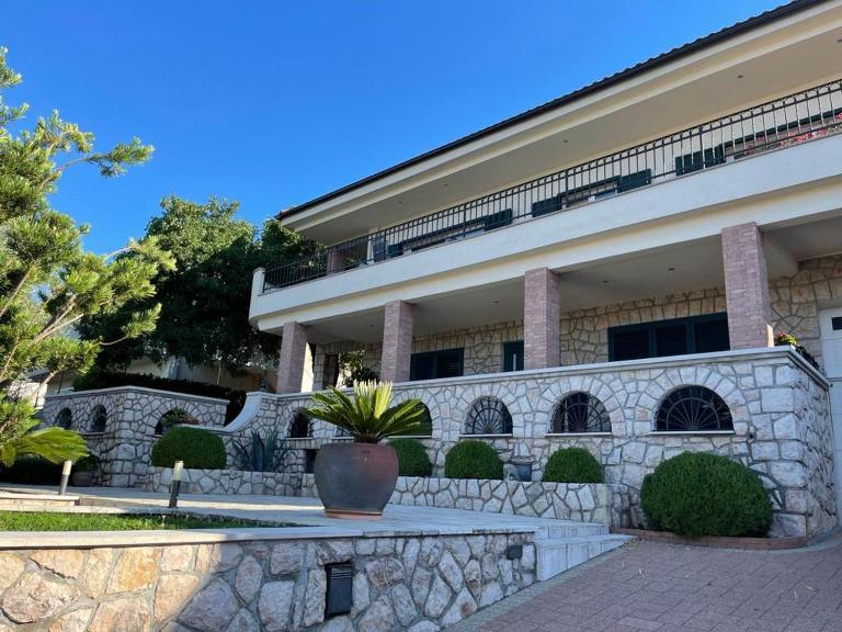 Biuk Apartments - B&B Novi Vinodolski