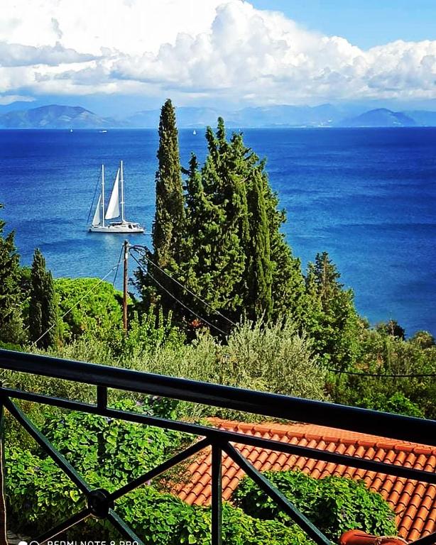 Takis & Eirini Family Apartments - B&B Perama