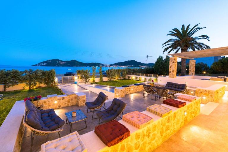 Steleni Seaside Suites - B&B Irakleitsa