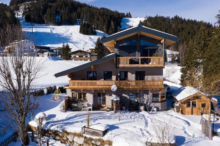 Ski in - Ski out Panoramaferienhaus Breitmoos neben Mittelstation - B&B Mittersill