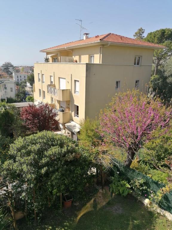 Villa Soraya Nice - Sunny appartment Cote d'Azur with large garden - Chambres d'hôtes Nice