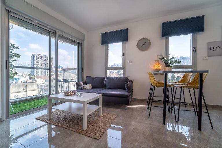 PORT CITY HAIFA - German Colony Luxurious 2 bdrms Apt - MAMAD - B&B Haifa