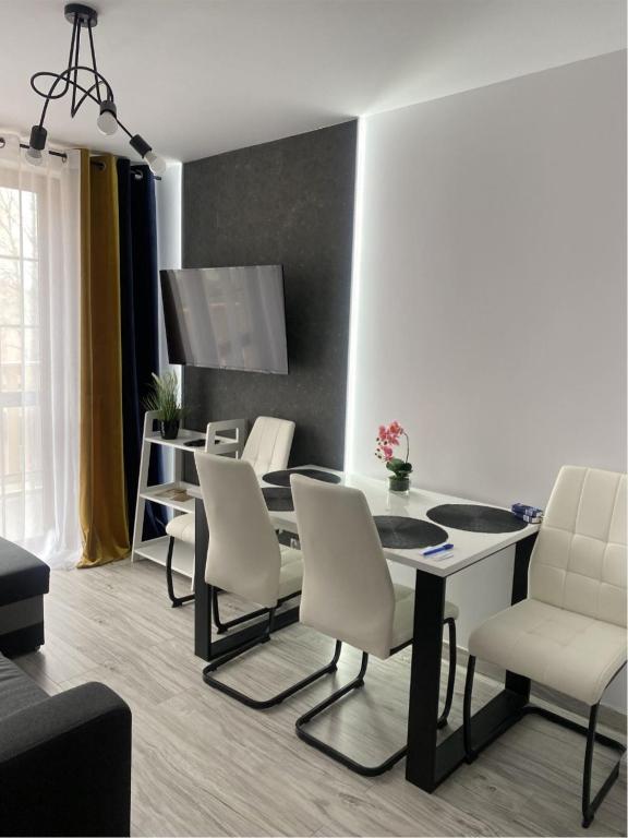 Nowoczesny Apartament Nad Łomnicą - B&B Karpacz