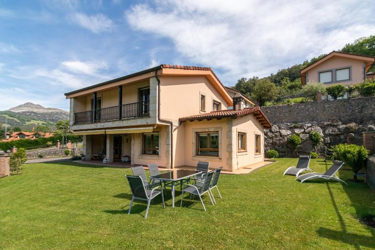 Casa Elena (Chalet individual en Valle de Ruesga) - B&B Valle