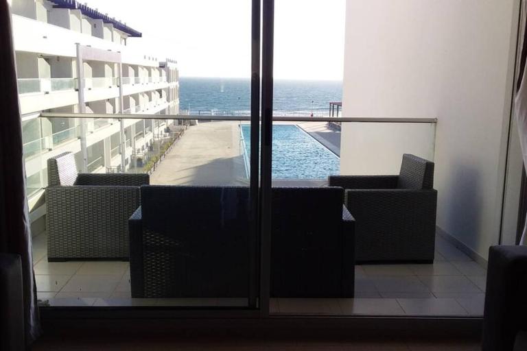 Appartement familial luxueux pieds dans l'eau - Bed and Breakfast Aourir