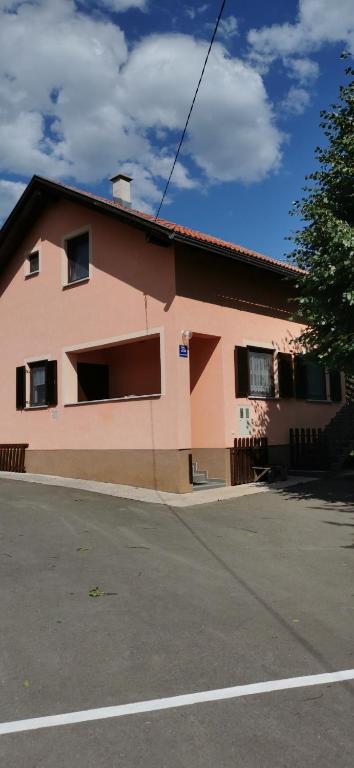 APARTMAN DEDA - Chambres d'hôtes Rakovica