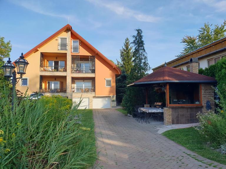Endrődi Apartman Lakás - B&B Szántód