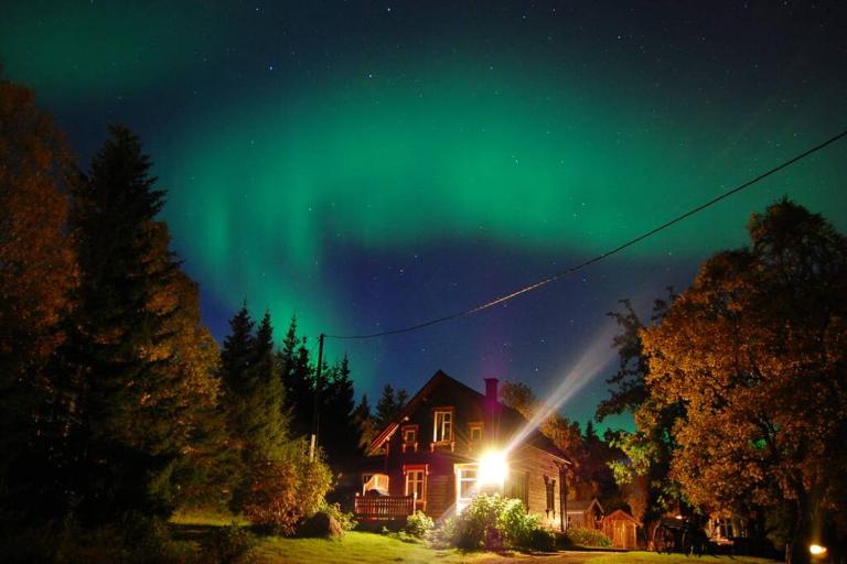 100 Years Old Norwegian Log House in Tromsø - Chambres d'hôtes Tromsø
