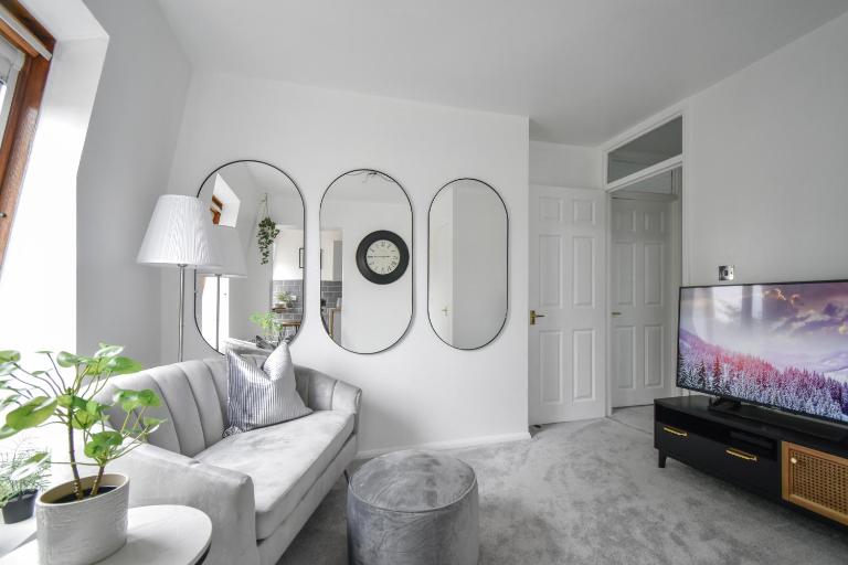 Stylish One Bed Apartment Near Cotswolds RAF - Bed and Breakfast Carterton