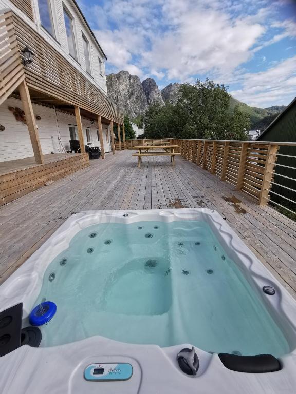 Waterfront Senja 2 - B&B Torsken