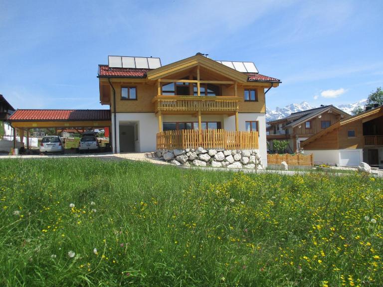 Penthousewohnung mit Garten Sauna Pool - Ferienwohnung Maishofen