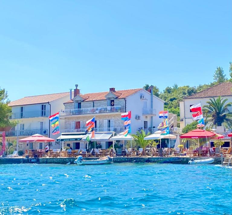 Guesthouse Gradina - Bed and Breakfast Lovište