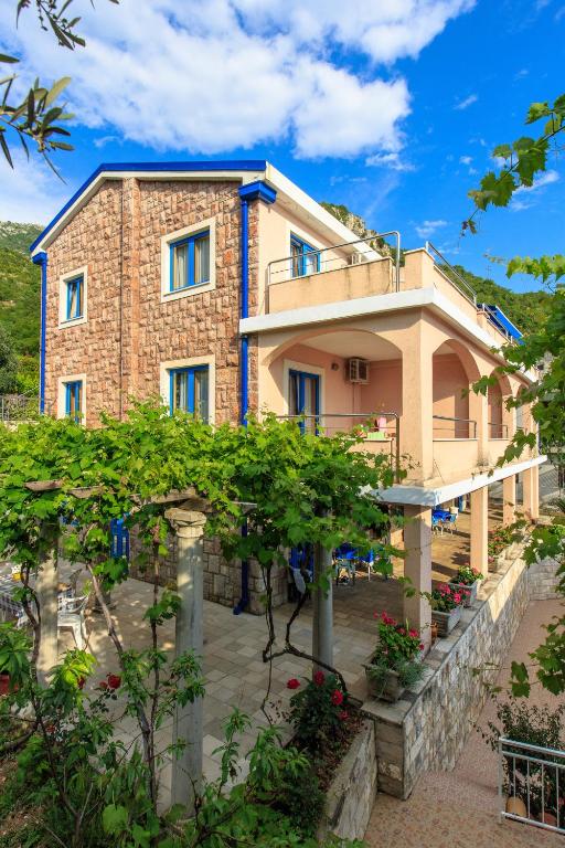 Apartmani Nica - B&B Sveti Stefan