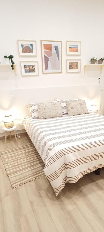 SUITE BLANC APARTMENTS - Monolocali indipendenti con cucina e bagno privato - Check-in e check-out con codice in autonomia h24 - Terrazza in comune NECESSARIO AVERE WATHSAPP O APP DI MESSAGGISTICA ISTANTANEA PER FOTO E VIDEO - Ferienwohnung Guspini