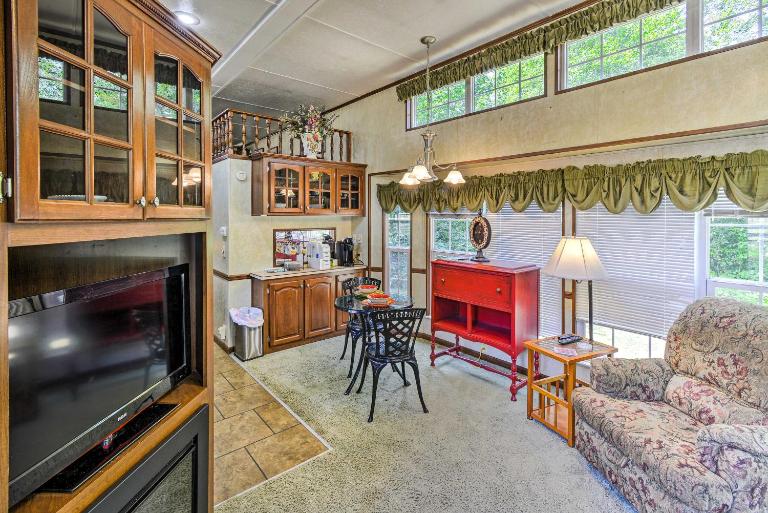 Cozy Gig Harbor Cottage ~ 2 Mi to Case Inlet! - B&B Gig Harbor