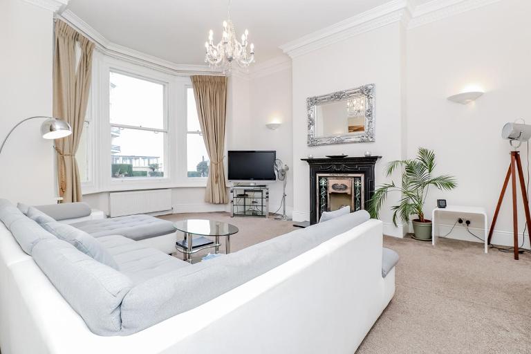 3 Queens Gardens Sea View Apartment - Chambres d'hôtes Eastbourne