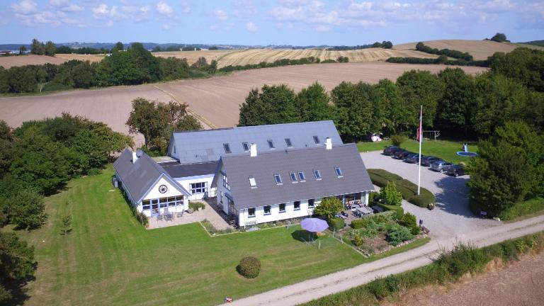 Rolsø Retreat - the apartment - B&B Knebel