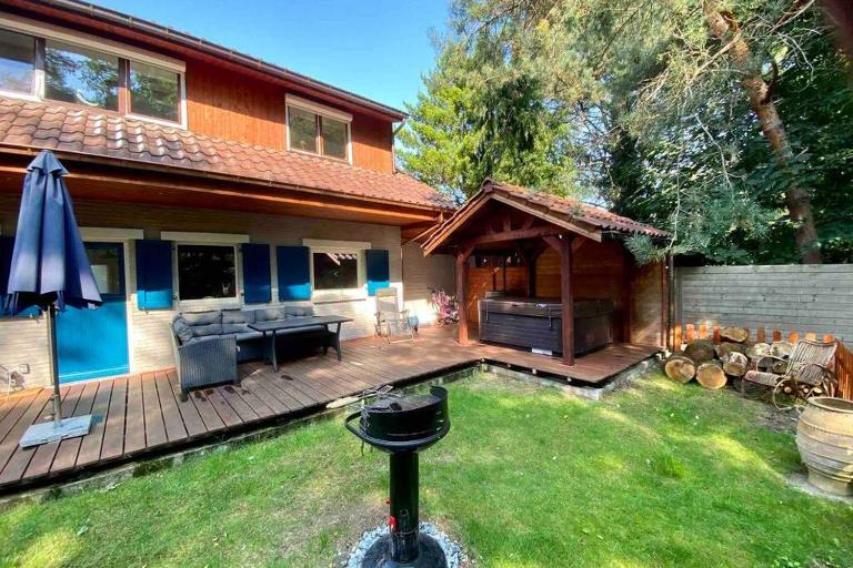 Charming house in the woods with private wellness - Ferienwohnung Schilde