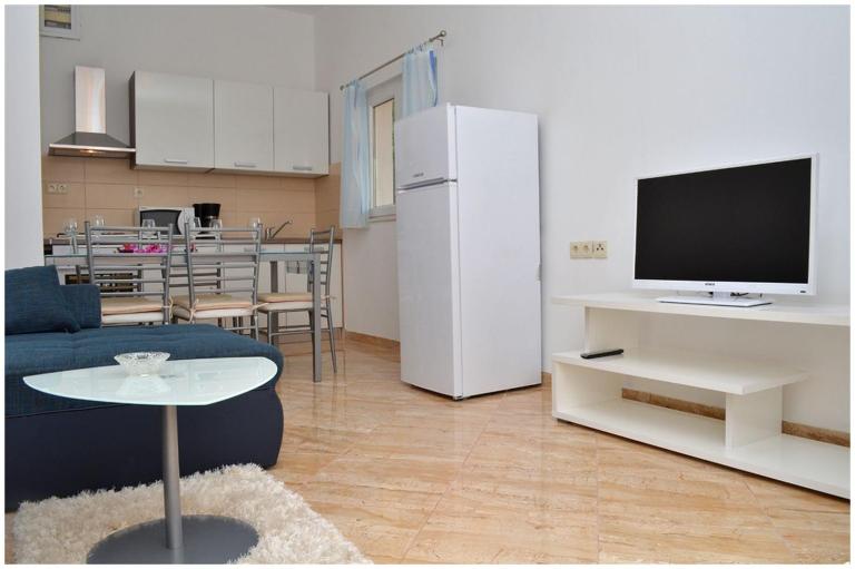 Apartments Luciano - Bed and Breakfast Seget Vranjica