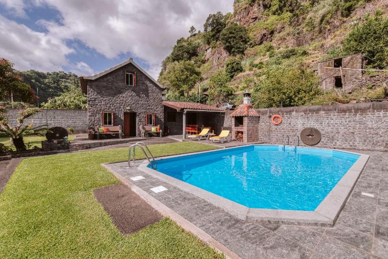 Casa da Pedra by Amazing Madeira - B&B Santana