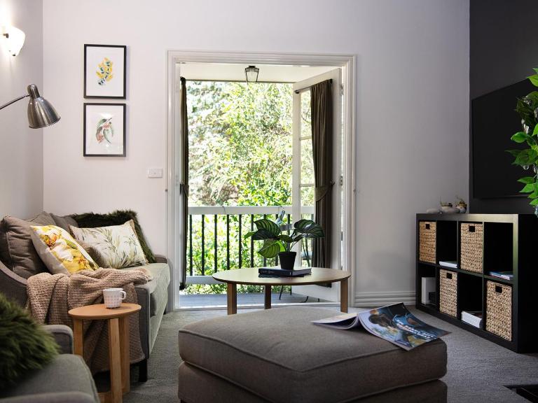 Lucini Cottage- wood fire and bush views - B&B Hepburn Springs