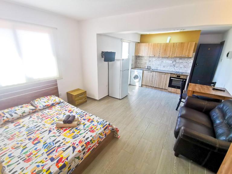 Hidden Gem City Studio - Chambres d'hôtes Larnaca