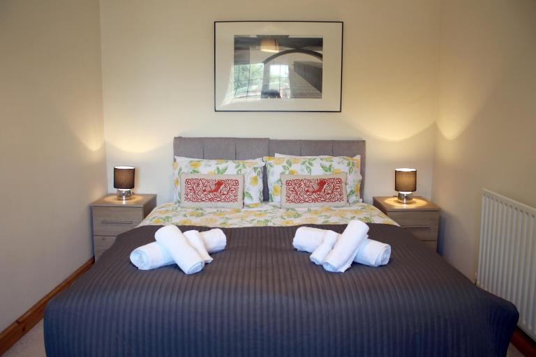 Carvetii - Uriah House - 4-Bedroom House sleeps up to 10 people - B&B Belle Vue