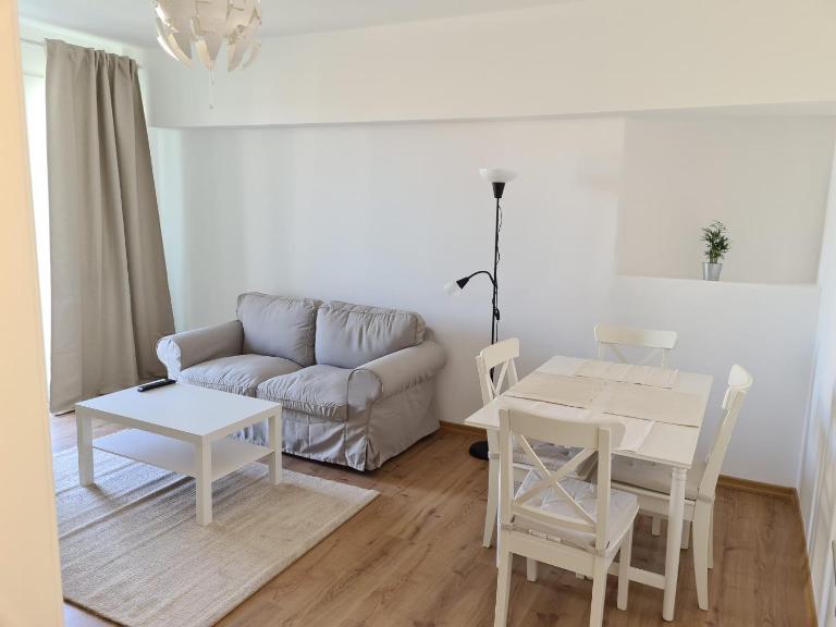 Rene's Leisure Apartment - Bed and Breakfast Boekarest