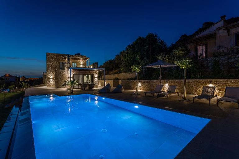 Manitennisvillas - B&B Stoúpa