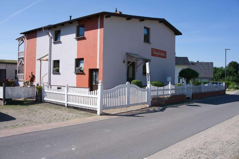 F-1016 Haus Maiglöckchen Doppelzimmer 01 mit Frühstück - Chambres d'hôtes Ostseebad Göhren