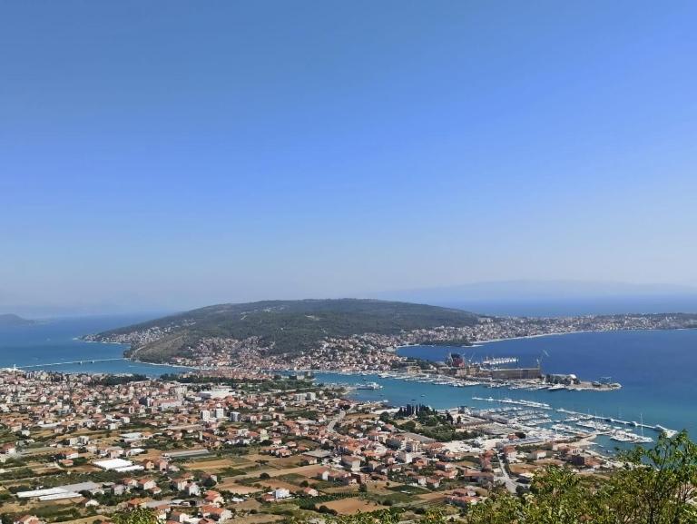 Roso apartment with sea view - B&B Trogir