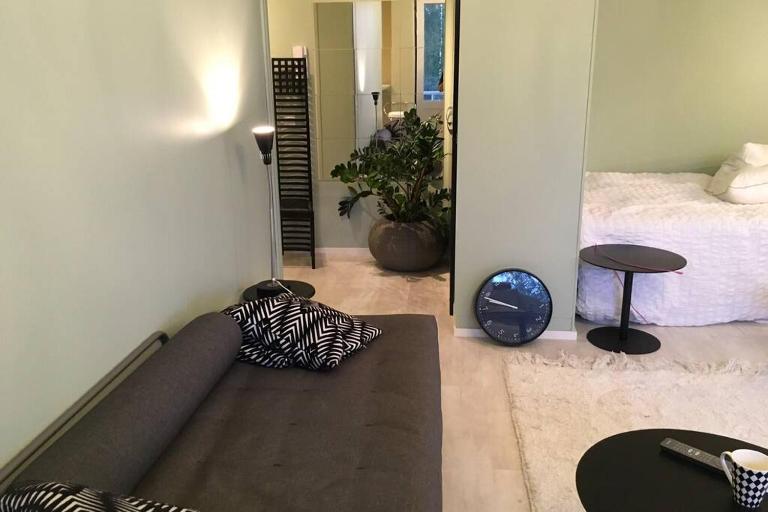 Kauniit yksiöt, 600m keskustaan, free park - B&B Oulu