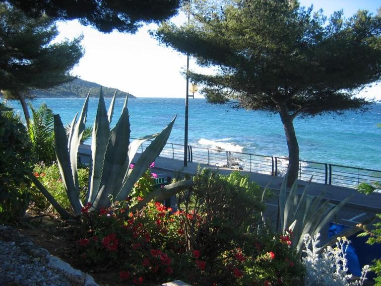 Beau 3 pièces plage de Gigaro, WIFI 149 - B&B La Croix-Valmer