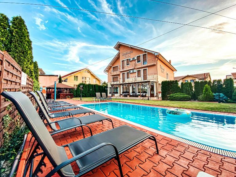 Pensiunea Tirol Baile Felix - B&B Sânmartin