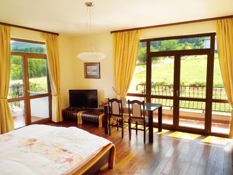 Стаи за Гости Lavender Lozen - Bed and Breakfast Lozen
