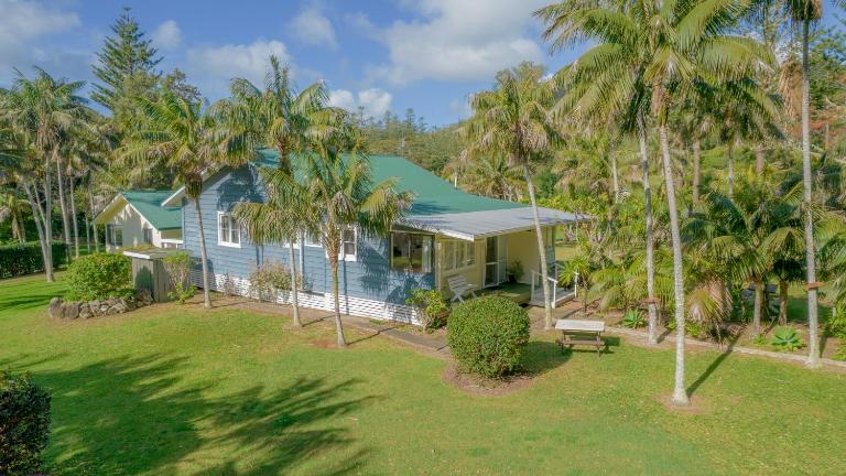 Anson Bay Lodge - B&B Burnt Pine