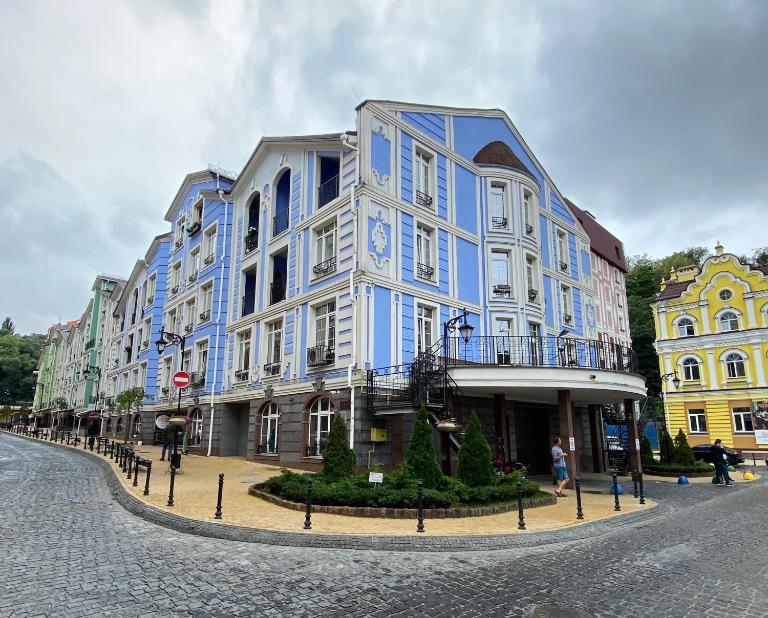 ArtApart Vozdvigenka - Ferienwohnung Kyjiw