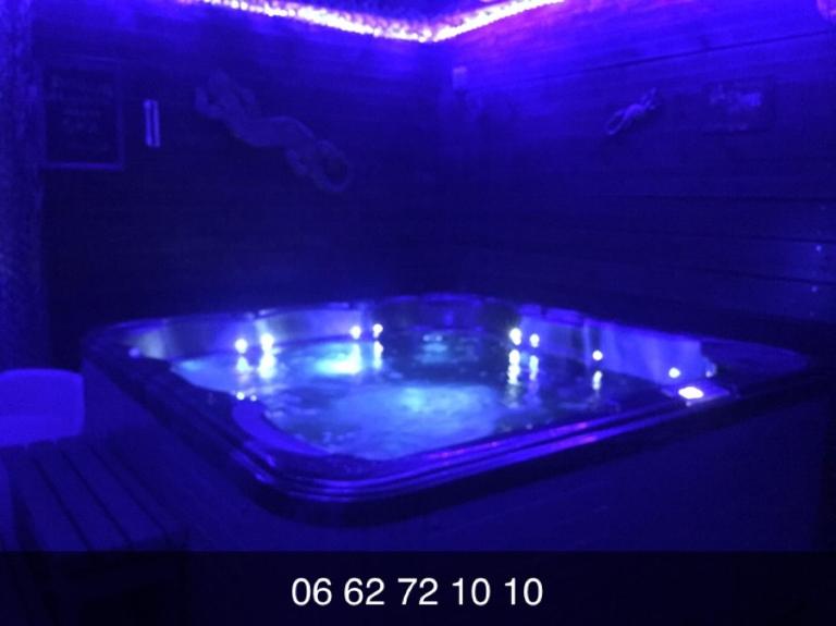Dépendance cosy climatisée jacuzzi diner aux chandelles - B&B Vauvert