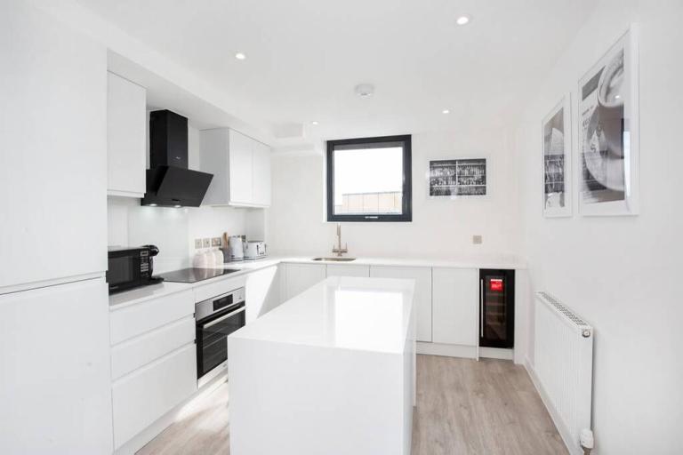 2 Bedroom Penthouse - large balcony - Minster view - B&B York