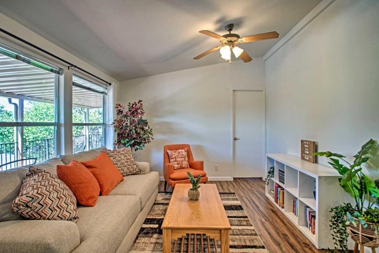 Sedona Home w/ View, Half-Mi to Chimney Rock! - Chambres d'hôtes Sedona