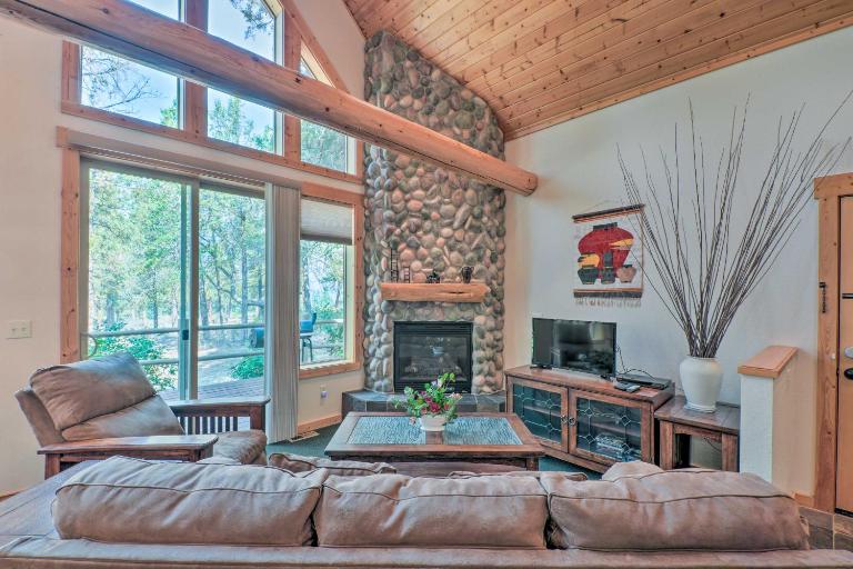 Klamath Falls Family Cottage: Hike & Explore! - B&B Klamath Falls