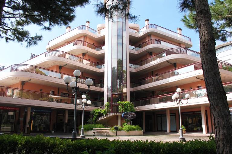 Residence Crystal Palace - B&B Milano Marittima
