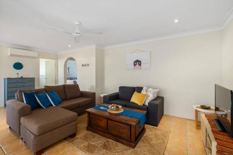 Laudable Lizzie - B&B Sawtell