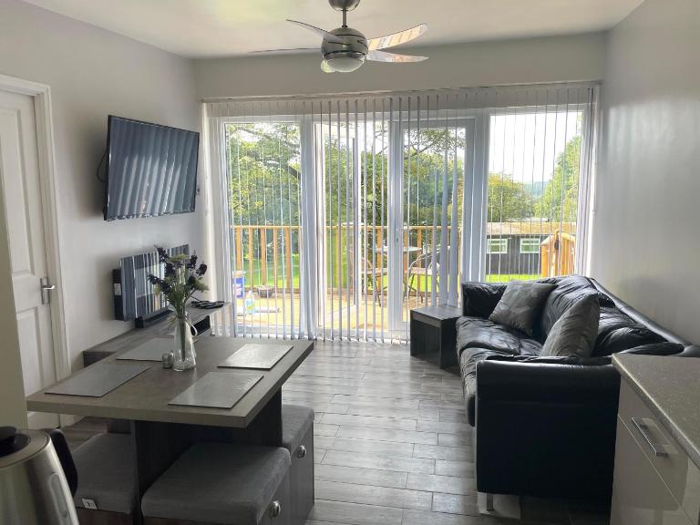 JJs Lodge Holiday Home 14 The Park Bude - B&B Kilkhampton