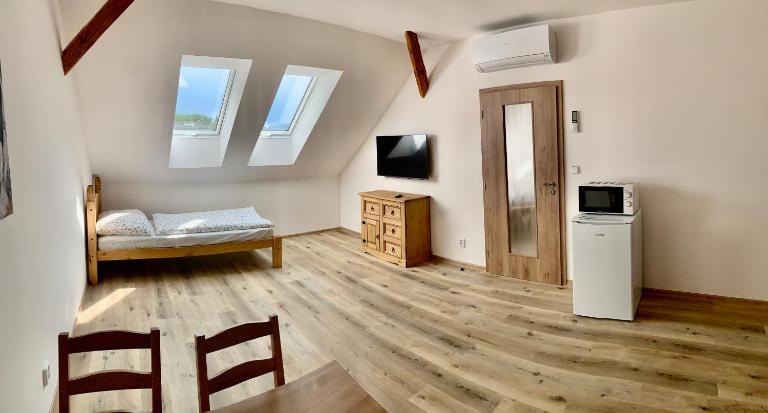 Apartmány Statek Bezdědice - B&B Hostomice