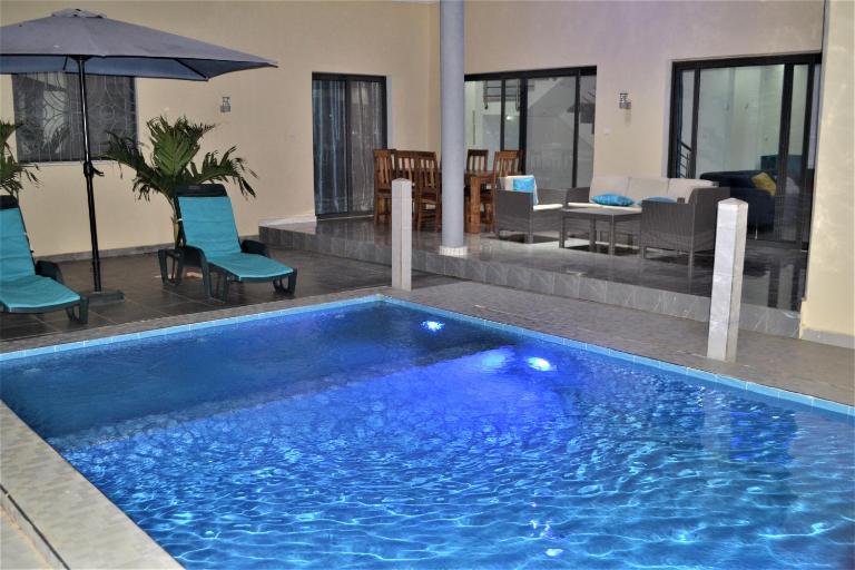 Villa Moderne Spacieuse avec Piscine Privée, 3Ch et 3SdB - B&B Ngaparou