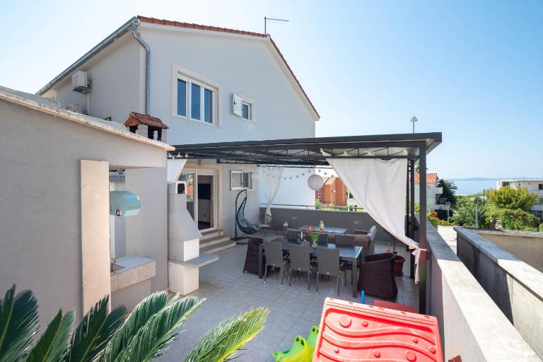 Seaside vila Perla - B&B Podstrana